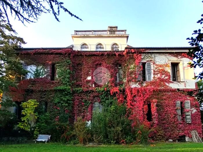 Casa con 12 locali in vendita in Str della Nera, Biella
