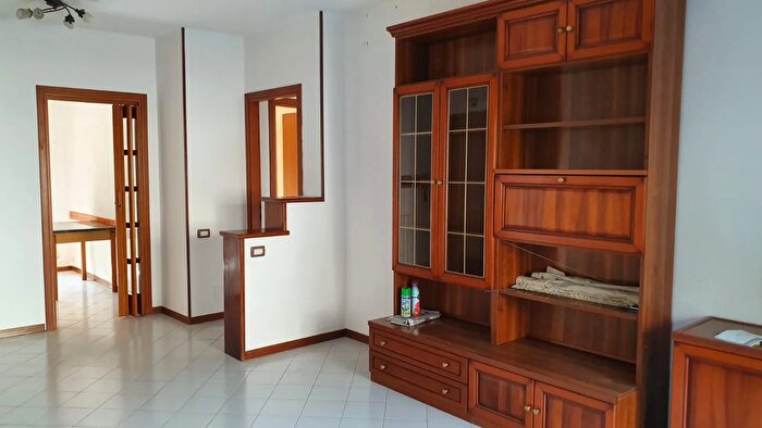 Casa con 5 locali in affitto in Follonica