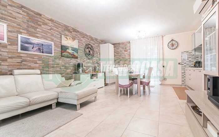 Casa quadrilocale in vendita in Turate