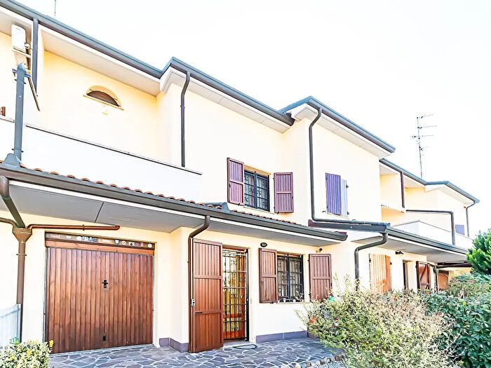 Casa con 6 locali in vendita in Via Croce di Vedrana, Budrio