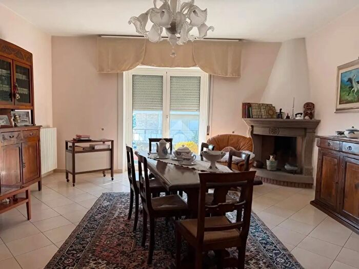 Appartamento quadrilocale in vendita in Via David Potenza, Soriano Nel Cimino
