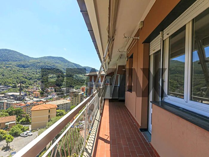 Appartamento con 6 locali in vendita in Via Giovanni Trossarelli c, Genova