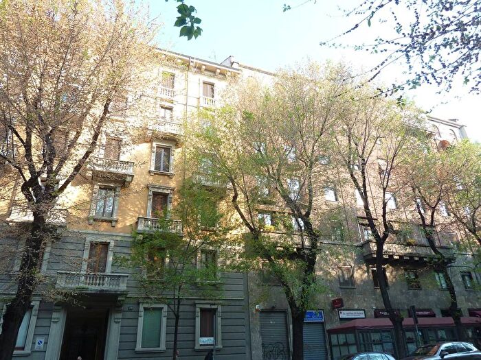 Appartamento trilocale in affitto in Via Raffaello Sanzio, Amendola Buonarroti, Milano