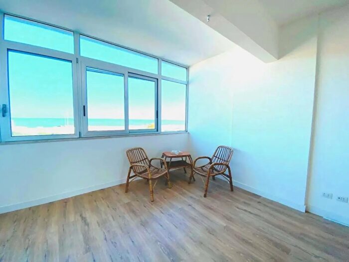 Appartamento trilocale in vendita in Via Lungomare Rocca Priora, Falconara Marittima