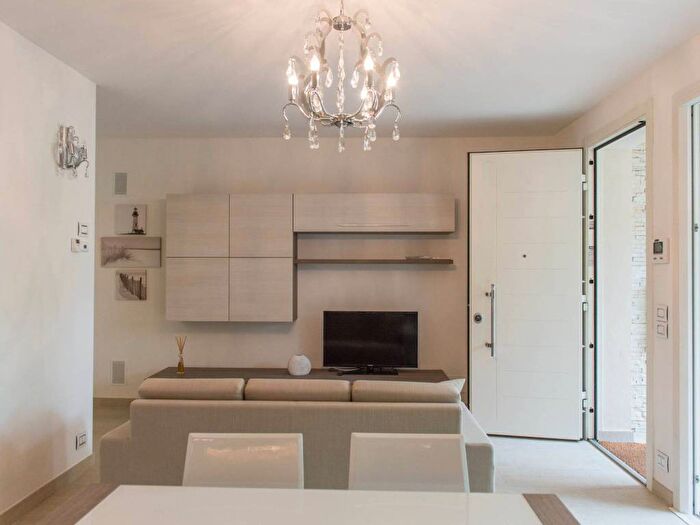 Appartamento quadrilocale in affitto in Viale Giuseppe Verdi, Milano Marittima, Cervia