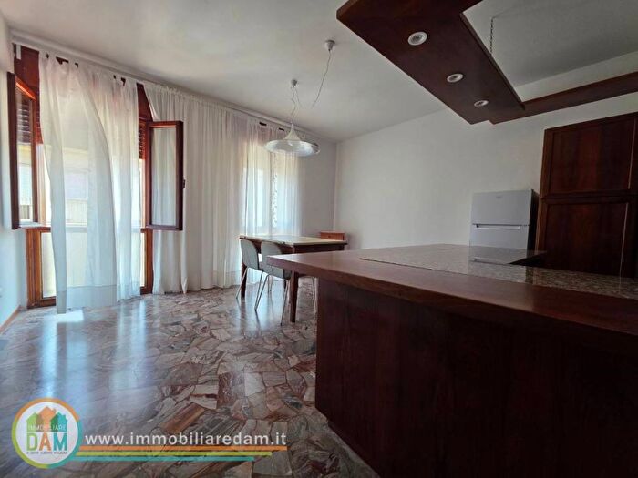 Appartamento trilocale in affitto in Via Giacomo Zanella, Centro, Monticello Conte Otto