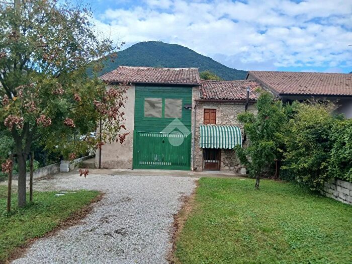 Casa quadrilocale in vendita in Via Giuseppe Verdi, Rovolon