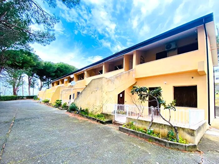 Appartamento bilocale in vendita in Contrada Petralonga, San Lucido