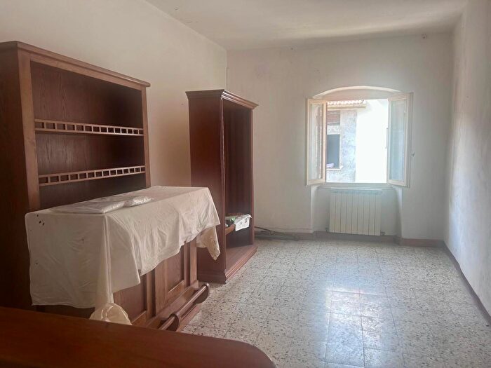 Appartamento con 6 locali in vendita in Fivizzano