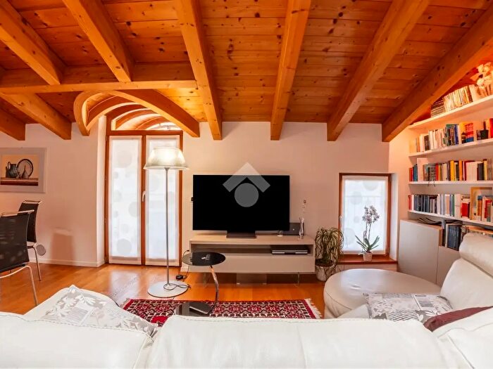 Appartamento quadrilocale in vendita in Via Alcide Degasperi, Arco