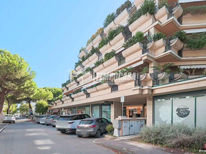 Appartamento trilocale in vendita in Viale Giacomo Puccini, Riccione