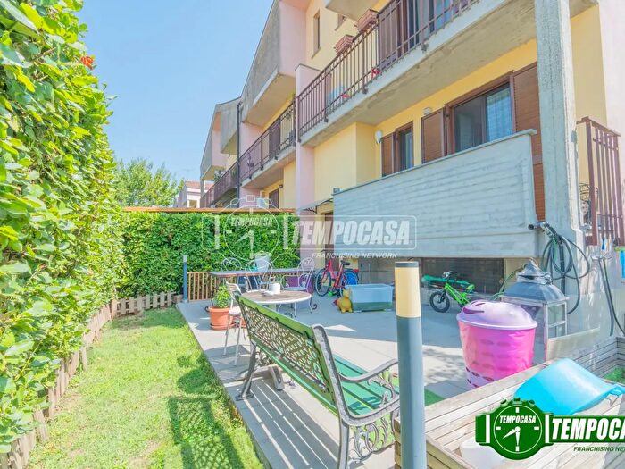 Casa quadrilocale in vendita in Via Giovanni Falcone, Noviglio