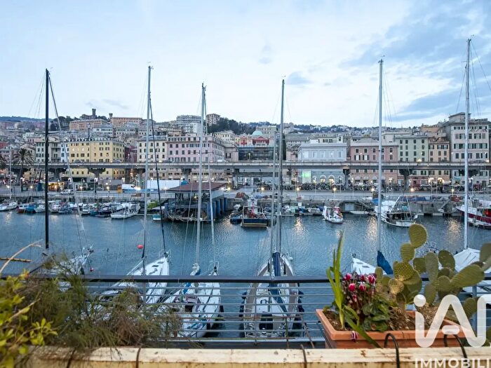 Appartamento quadrilocale in vendita in Calata Andalò di Negro, Genova