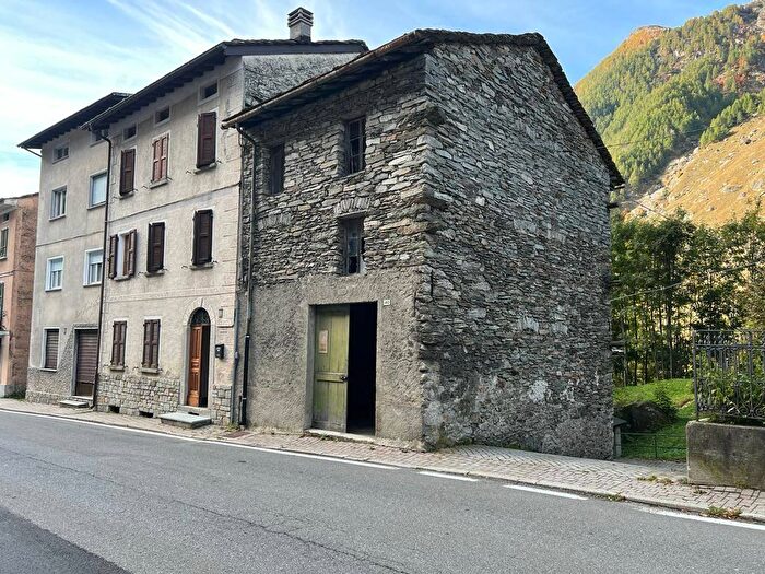 Casa bilocale in vendita in Via Prestone, Campodolcino