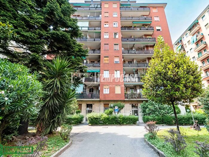 Appartamento bilocale in vendita in Via Padova, Milano