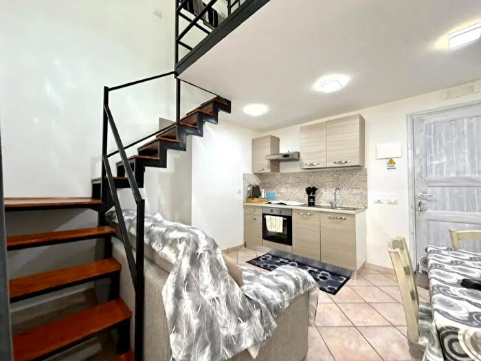 Appartamento monolocale in affitto in Via Francesco Girardi, Napoli
