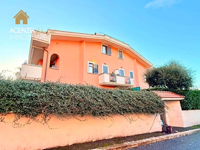 Appartamento con 5 locali in affitto in Via degli Agrifogli, Rocca Di Papa