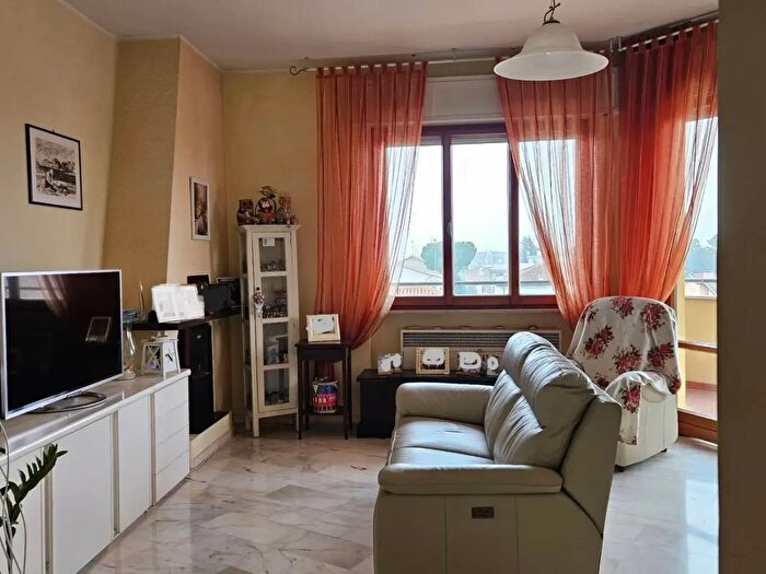 Appartamento quadrilocale in vendita in Via Giovanni Pascoli, Fano