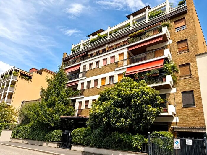 Appartamento con 5 locali in vendita in Via Sormani, Milano
