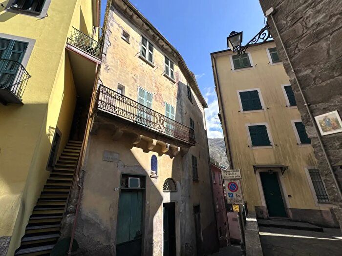 Casa con 12 locali in vendita in Via Paolo Segneri, Borzonasca