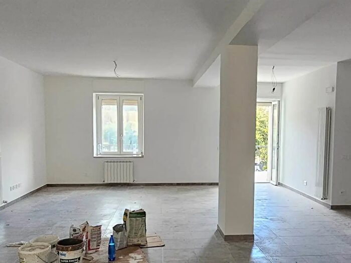 Appartamento trilocale in vendita in San Severino Marche