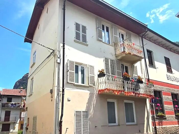 Casa con 5 locali in vendita in Via General Cantore, Chiusa Di San Michele
