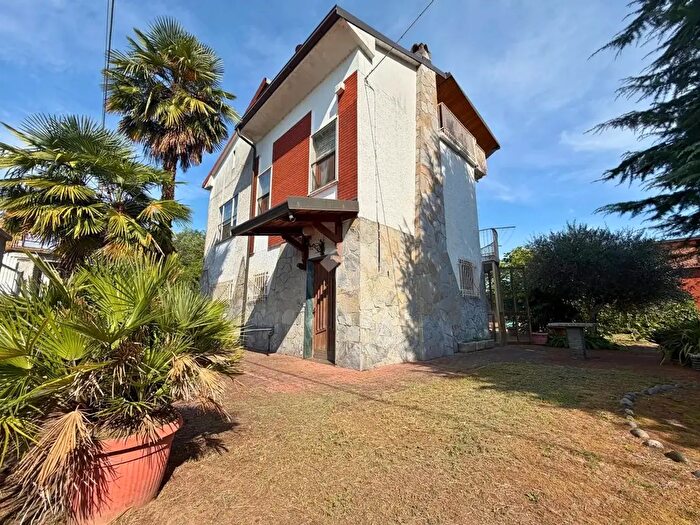Casa con 6 locali in vendita in Via Duca d' Aosta, Tronzano Vercellese