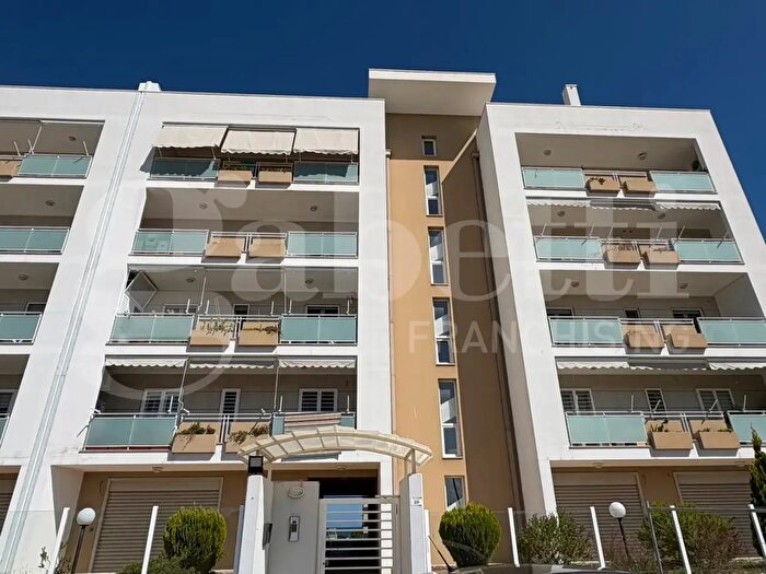 Appartamento trilocale in vendita in Via Spagna, Bari