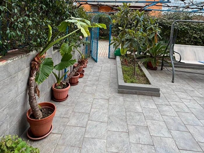 Casa bilocale in affitto in Via Cristoforo Colombo, Marina Di Davoli, Davoli