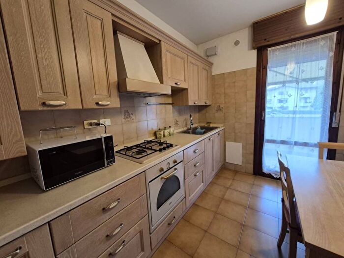 Appartamento quadrilocale in affitto in Piazza Europa, Mejaniga, Cadoneghe