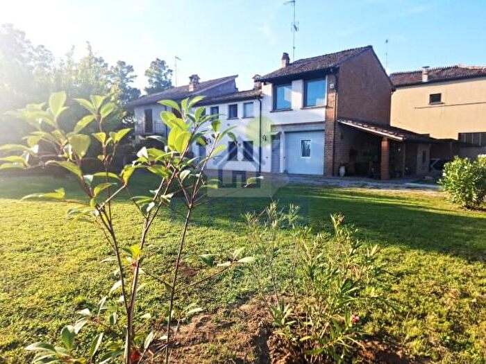 Casa con 6 locali in vendita in Via Marconi, Monticelli DOngina