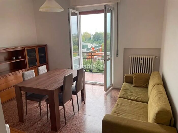 Appartamento trilocale in vendita in Via Rogoredo, Milano