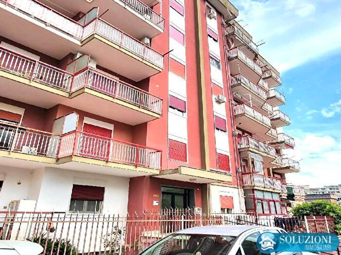Appartamento trilocale in affitto in Via Guglielmo Peralta, Montepellegrino, Palermo