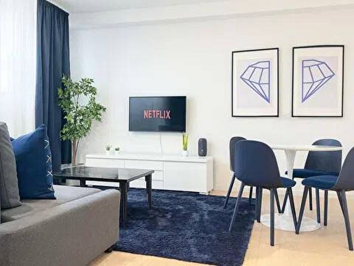 Appartamento bilocale in affitto in Viale Legioni Romane, Bande Nere, Milano