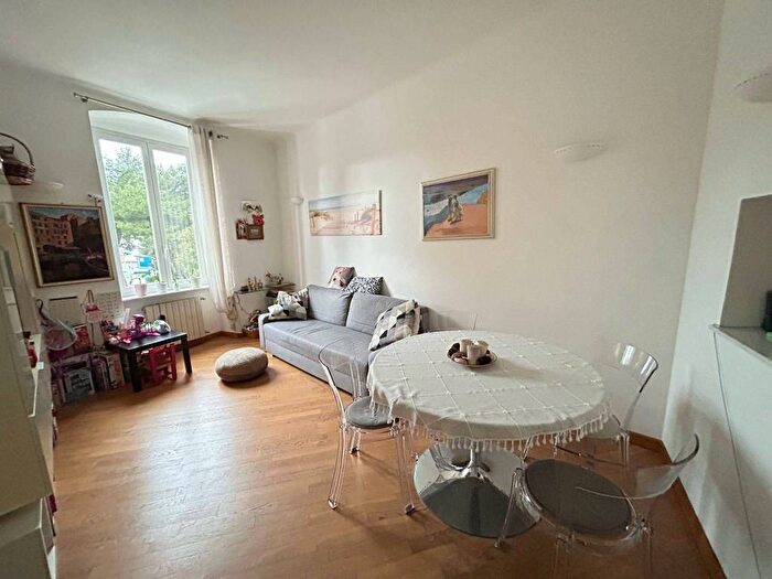 Appartamento trilocale in affitto in Via Angelo Gianelli, Quinto, Genova