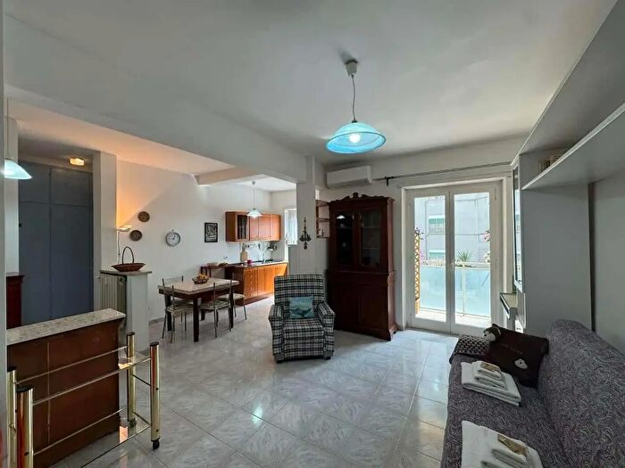 Appartamento monolocale in affitto in Viale delle Accademie, Roma