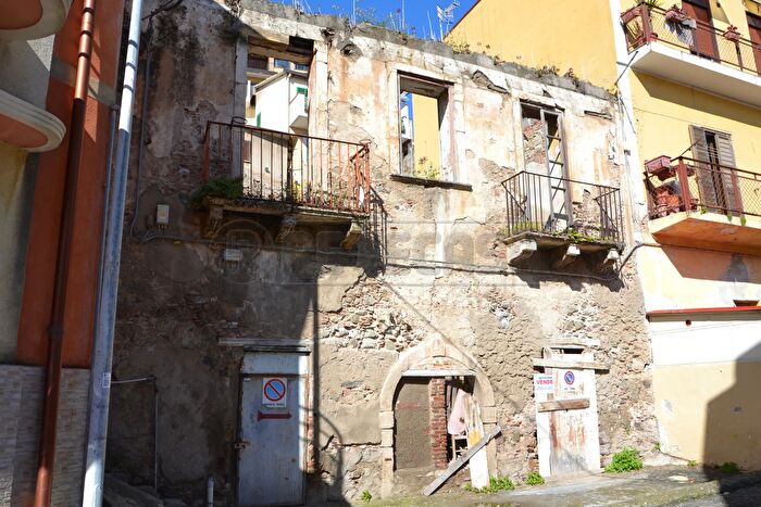 Casa con 5 locali in vendita in Via Oglio, Messina