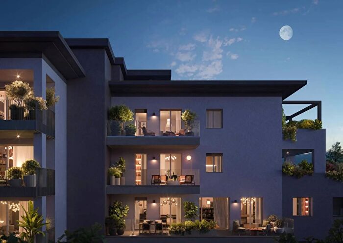 Appartamento trilocale in vendita in Via Europa Vedano al Lambro, Vedano Al Lambro