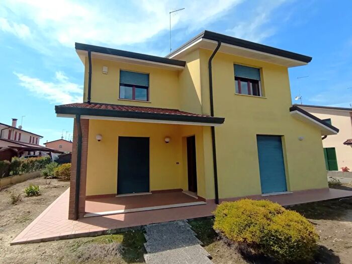 Casa con 7 locali in vendita in Pettorazza Grimani Via Don Luigi Zampieri, Pettorazza Grimani