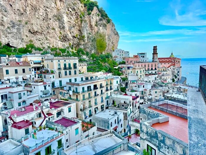 Appartamento quadrilocale in vendita in Via Papa Giovanni XXIII, Atrani