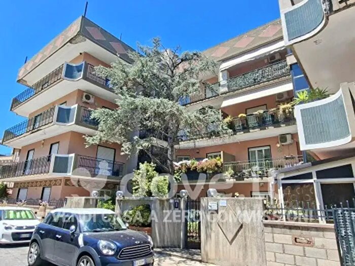 Appartamento con 6 locali in vendita in Via V Bellini, Rometta