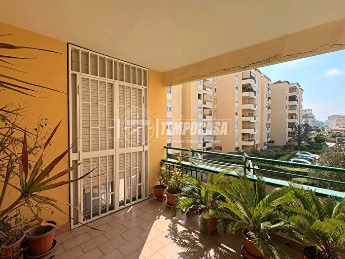 Appartamento quadrilocale in vendita in Via Maiuri B, Aversa