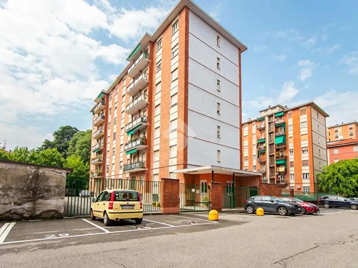 Appartamento trilocale in vendita in Viale Fratelli Casiraghi, Sesto San Giovanni