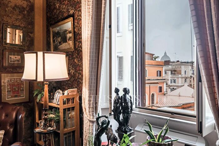 Appartamento quadrilocale in vendita in Via Crescenzio, Roma