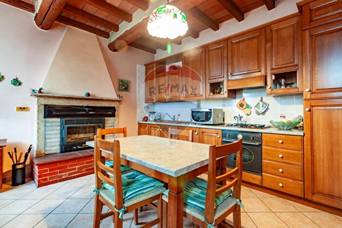 Casa con 10 locali in vendita in Str P V Marone, Marcaria