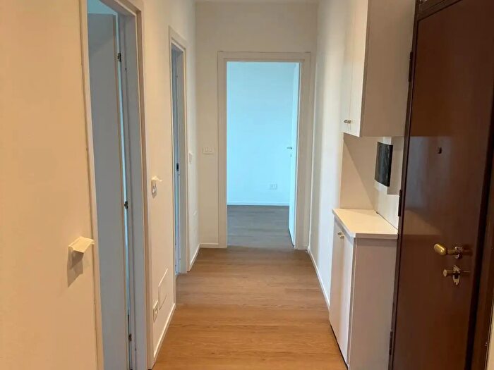 Appartamento quadrilocale in affitto in Via Monte Ceneri, Milano