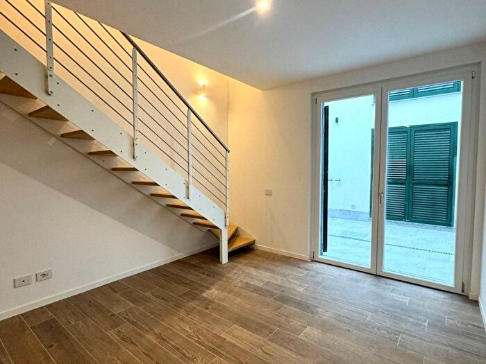 Appartamento trilocale in affitto in Via Francesco Brioschi, Pezzotti Meda, Milano