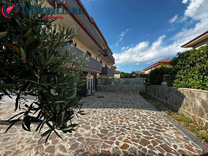 Appartamento con 5 locali in affitto in Via della Repubblica, Montepaone Lido, Montepaone