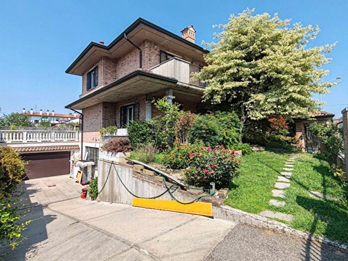 Casa quadrilocale in affitto in Via Italo Svevo, Centro, Cernusco sul Naviglio