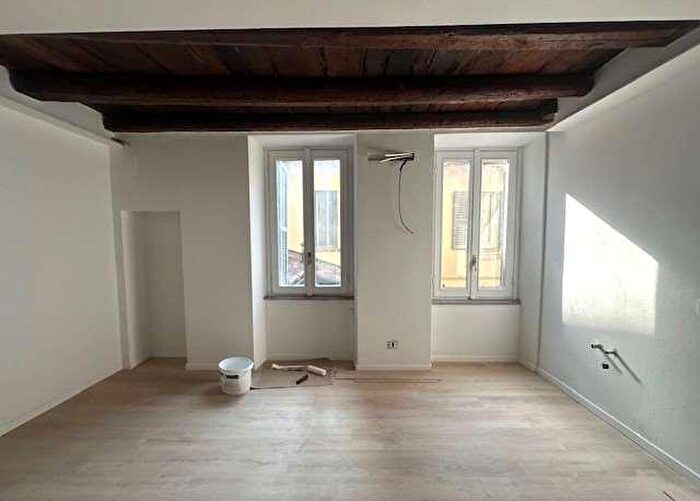 Appartamento trilocale in vendita in Via Milano, Como